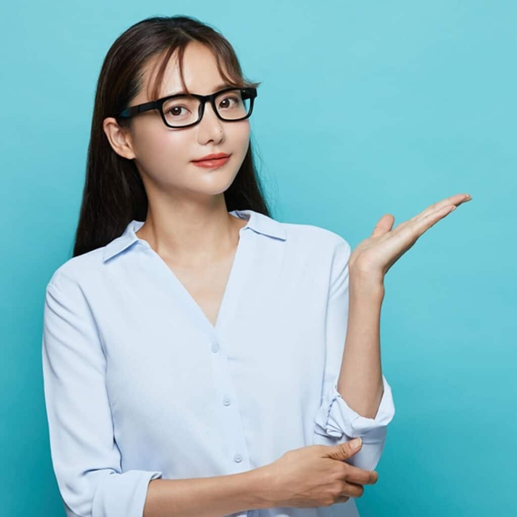 小陰唇縮小手術のクリニック選びのポイントを案内している看護師